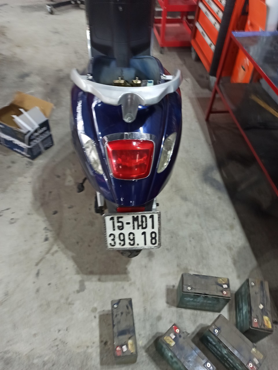 Thay bình ắc quy xe điện xe máy điện Vespa chính hãng tại Hải Phòng