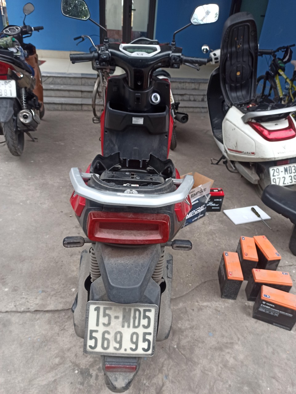 Thay bình ắc quy xe điện, xe máy điện chính hãng giá rẻ tại An Lão
