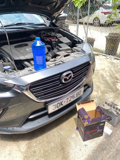 Thay ắc quy cho Mazda CX5 tại hầm Aeon Hải Phòng